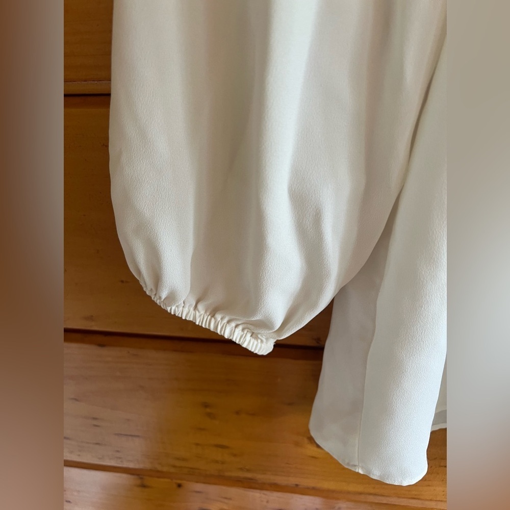 LOFT Smocked Neck White Blouse XS - Picture 3 of 4